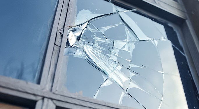 Window storm damage repair in Milwaukee