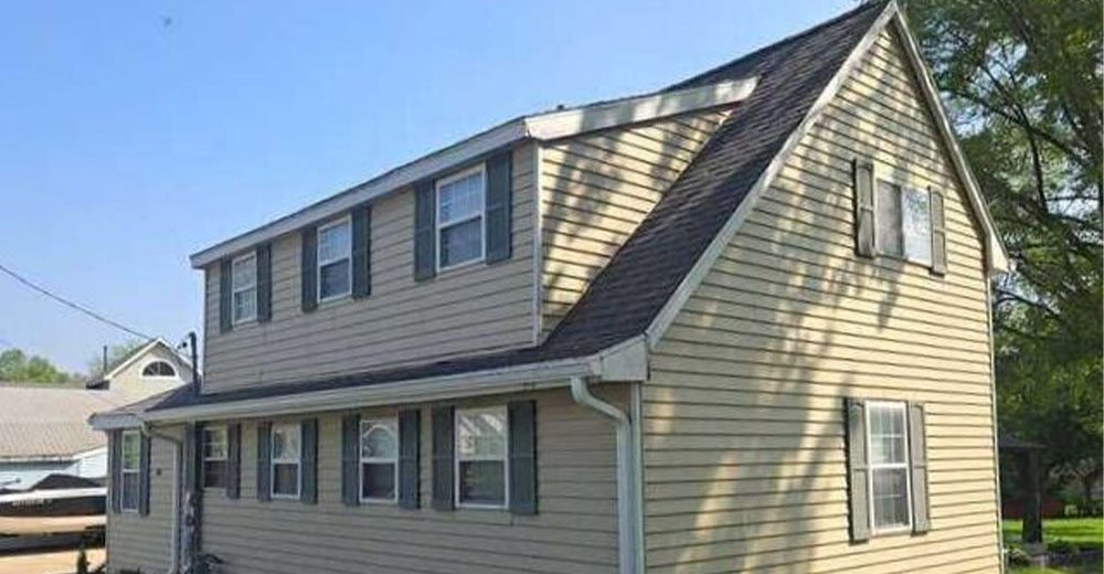 Completed roof replacement project in Ashwaubenon 
